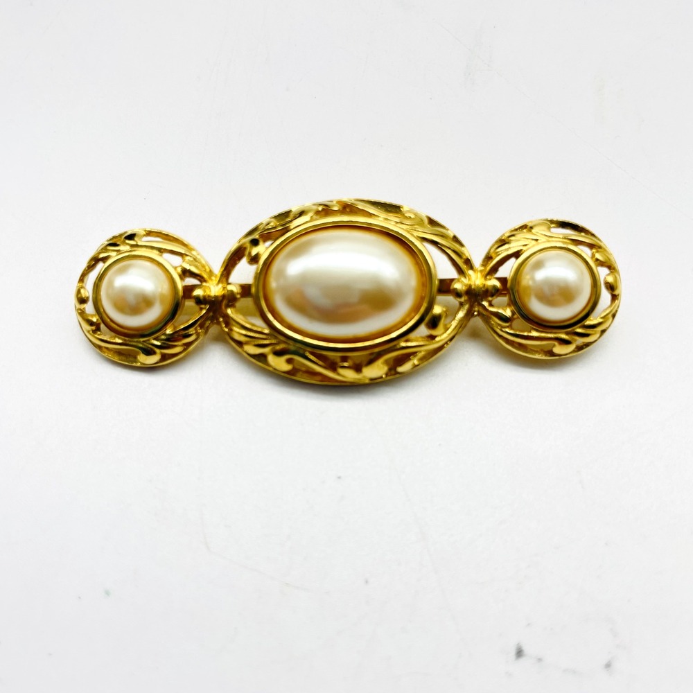 Vintage Richelieu Bar Brooch Faux Pearl Gold Tone Oval Cabochon Signed Pin